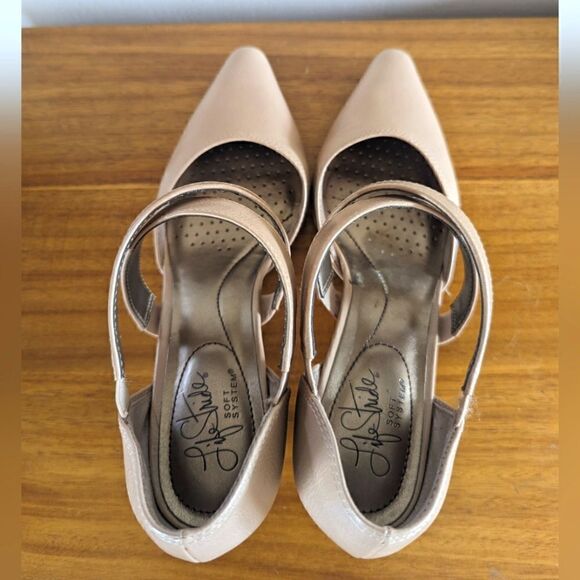 Life Stride Pumps Classic  Neutral Minimalist Capsule Preppy 6 ½ - Picture 5 of 9